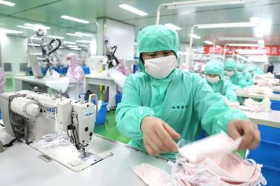 臨危受命轉(zhuǎn)產(chǎn)應急物資,家紡企業(yè)扛起責任共同戰(zhàn)&ldquo;疫&rdquo;